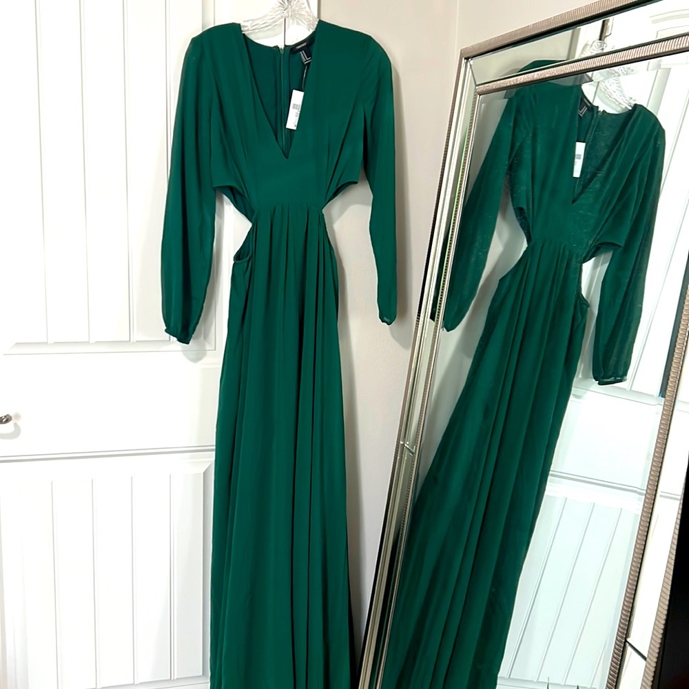 FOREVER 21 long sleeve maxi dress, size medium. NEW W/ Tag, green